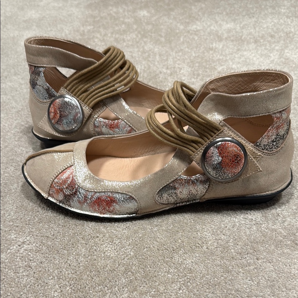 Artistic Beige and Brown Flats with Unique Design